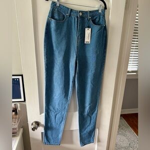 Boohoo Classic High Rise Mom Jeans (Tall)